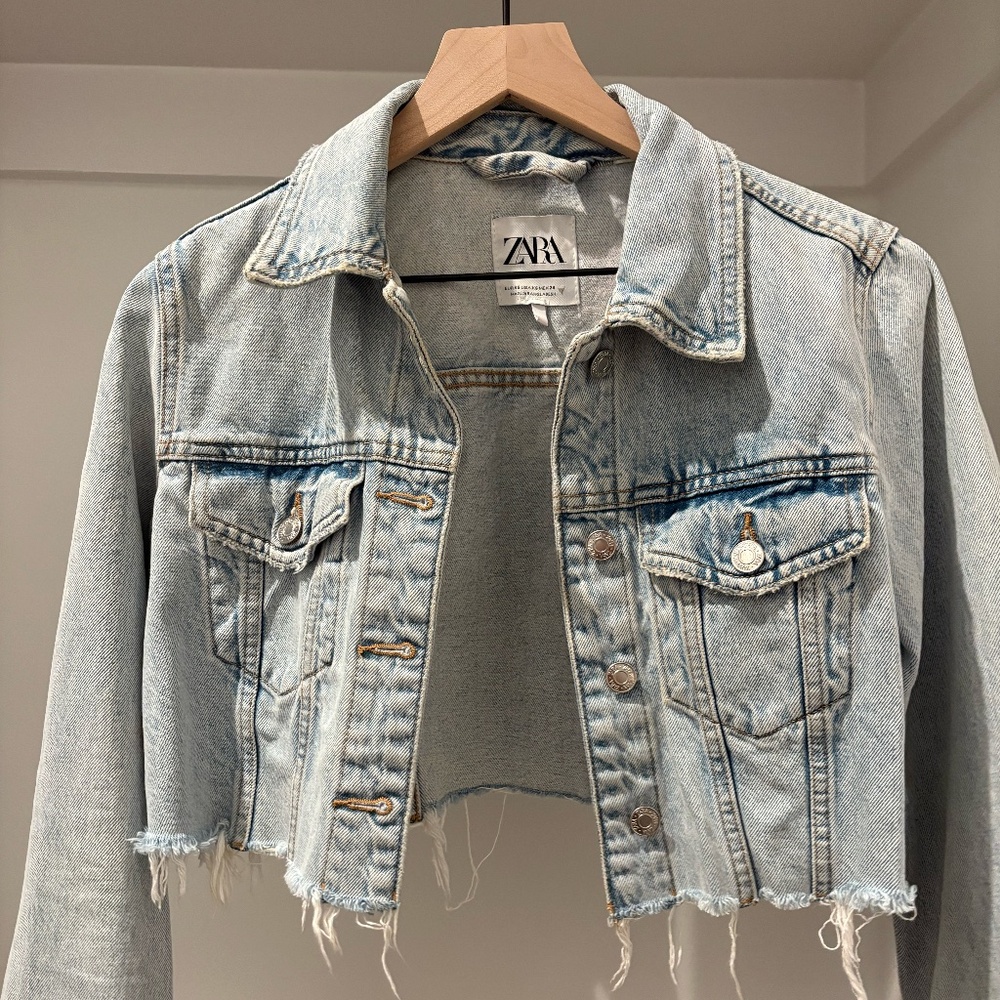 Zara Cropped Denim Jacket XS Light Wash Fitted Classic Jean Jacket